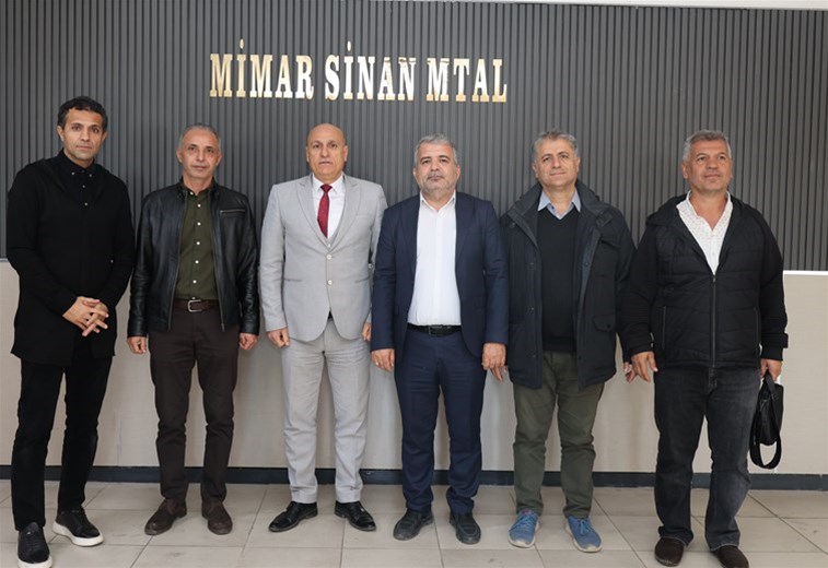 Adıyaman Gençlik ve Spor İl Müdürü Hüseyin Elüstü, Kariyer Günleri Kapsamında Öğrencilerle Buluştu