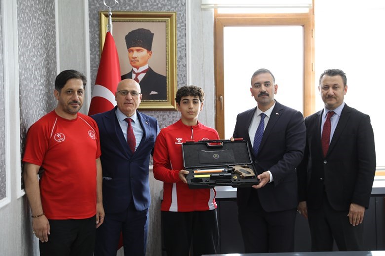 AVRUPA ŞAMPİYONU MEHMET ALİ KAYA’YA ANLAMLI TEBRİK 🏆