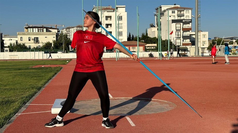 “ENKAZDAN DOĞAN ŞAMPİYON” Meryem Hanne Erbil, Tek Koluyla 3 Altın Madalya Kazandı!